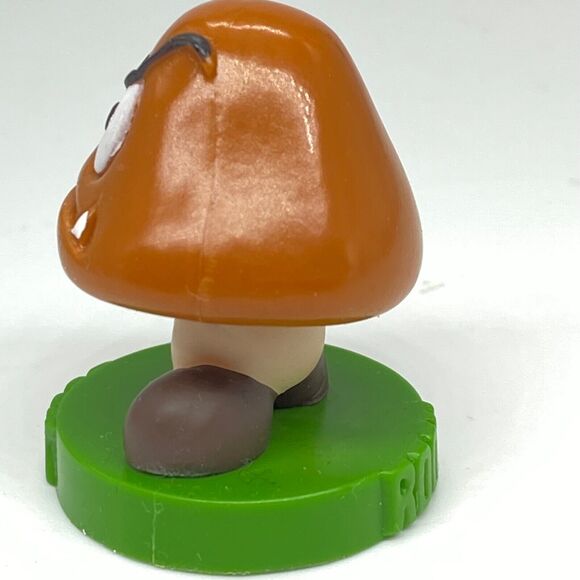 1x Nintendo Super Mario Chess ROOK GOOMBA Game Replacement Part 2009 - Picture 3 of 10